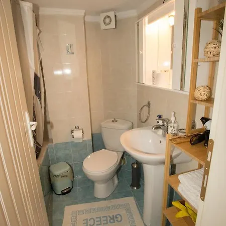 Fully Equiped And Homey Peraía